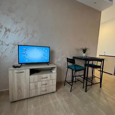 Lili 2 فندق بلغراد